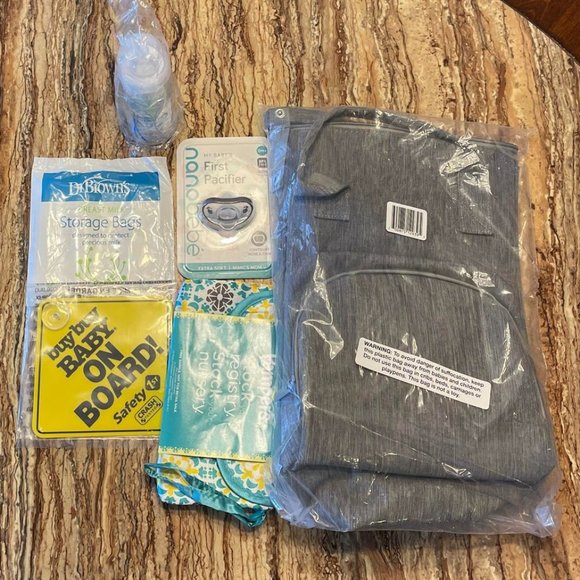 Diaper Bag + Free items (Value $25) - Picture 2 of 6